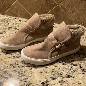 Blowfish Girls size 4
